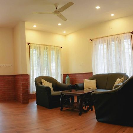 Waves And Shores Beach Villa Марарикулам Екстериор снимка