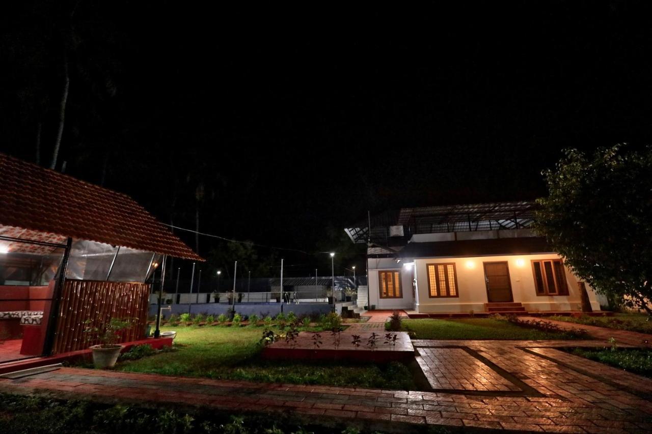Waves And Shores Beach Villa Марарикулам Екстериор снимка