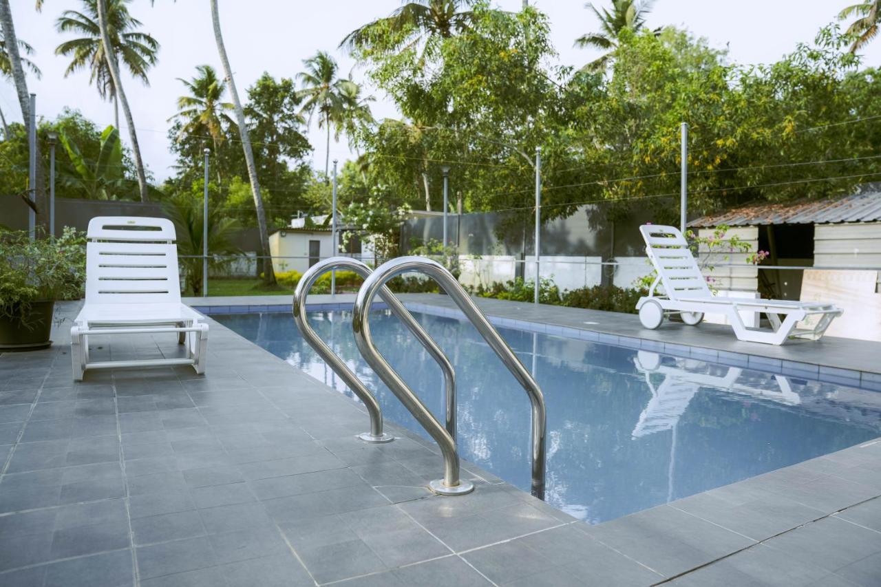 Waves And Shores Beach Villa Марарикулам Екстериор снимка
